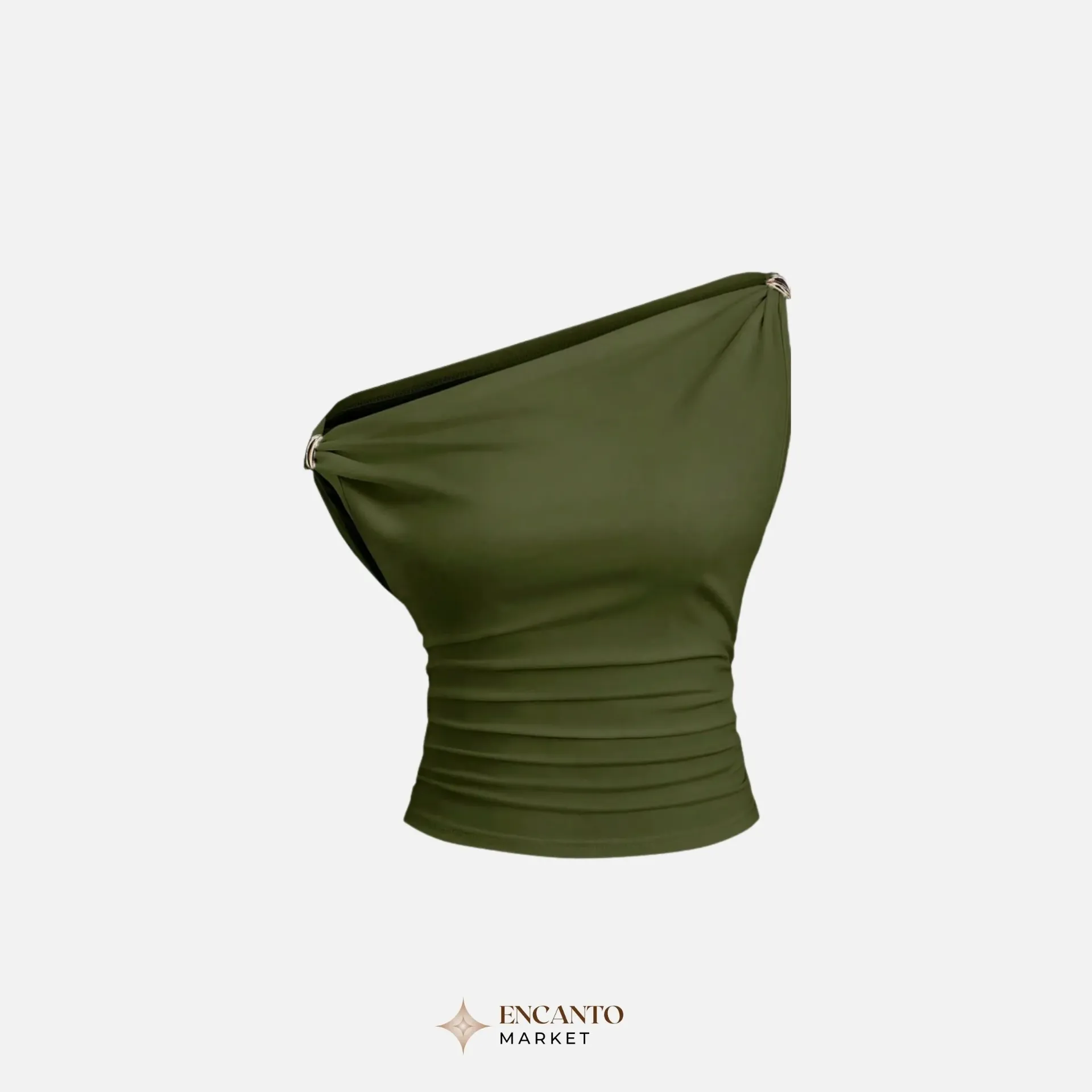 Top asimétrico con detalles metálicos