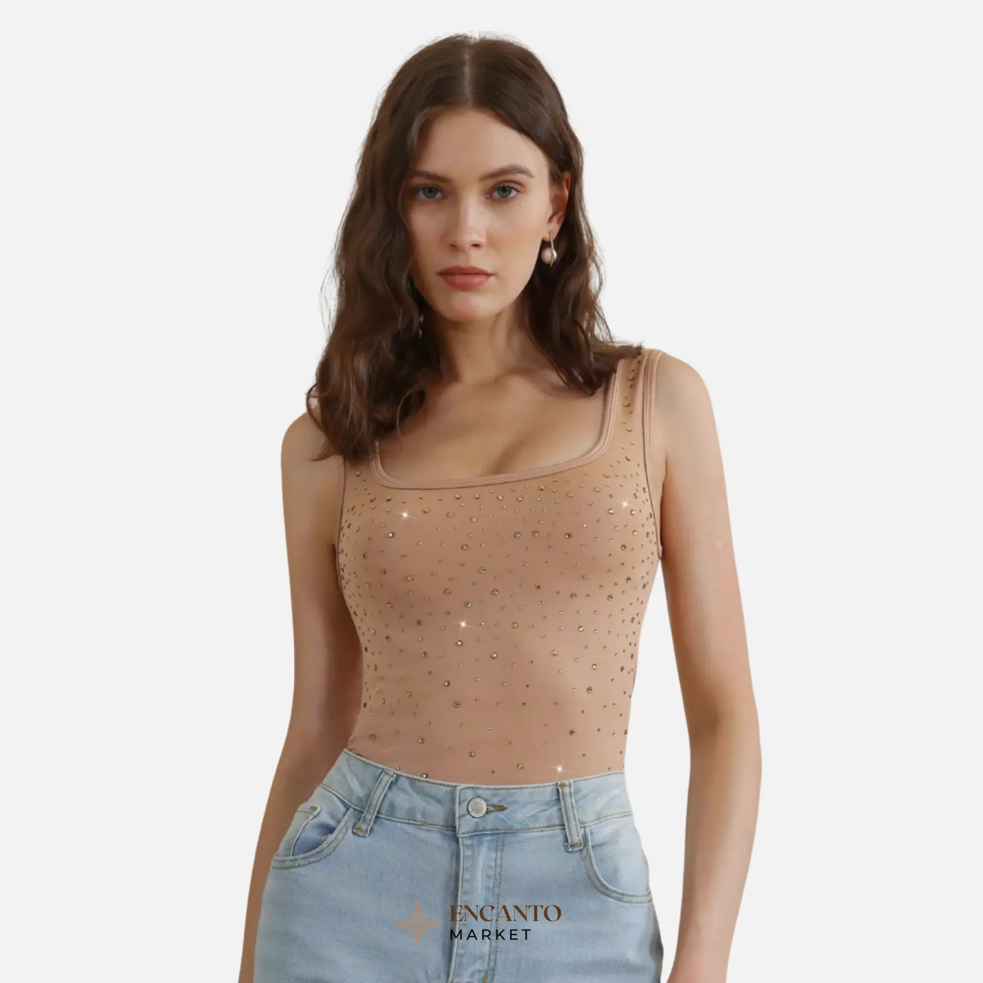 Camiseta con detalles de pedreria