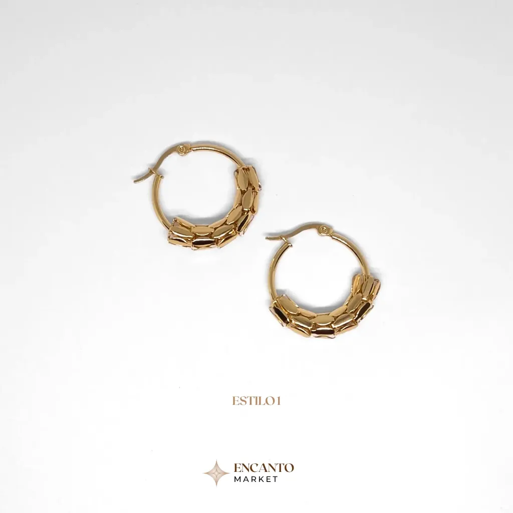 Aros dorados con detalles (Estilo 1)