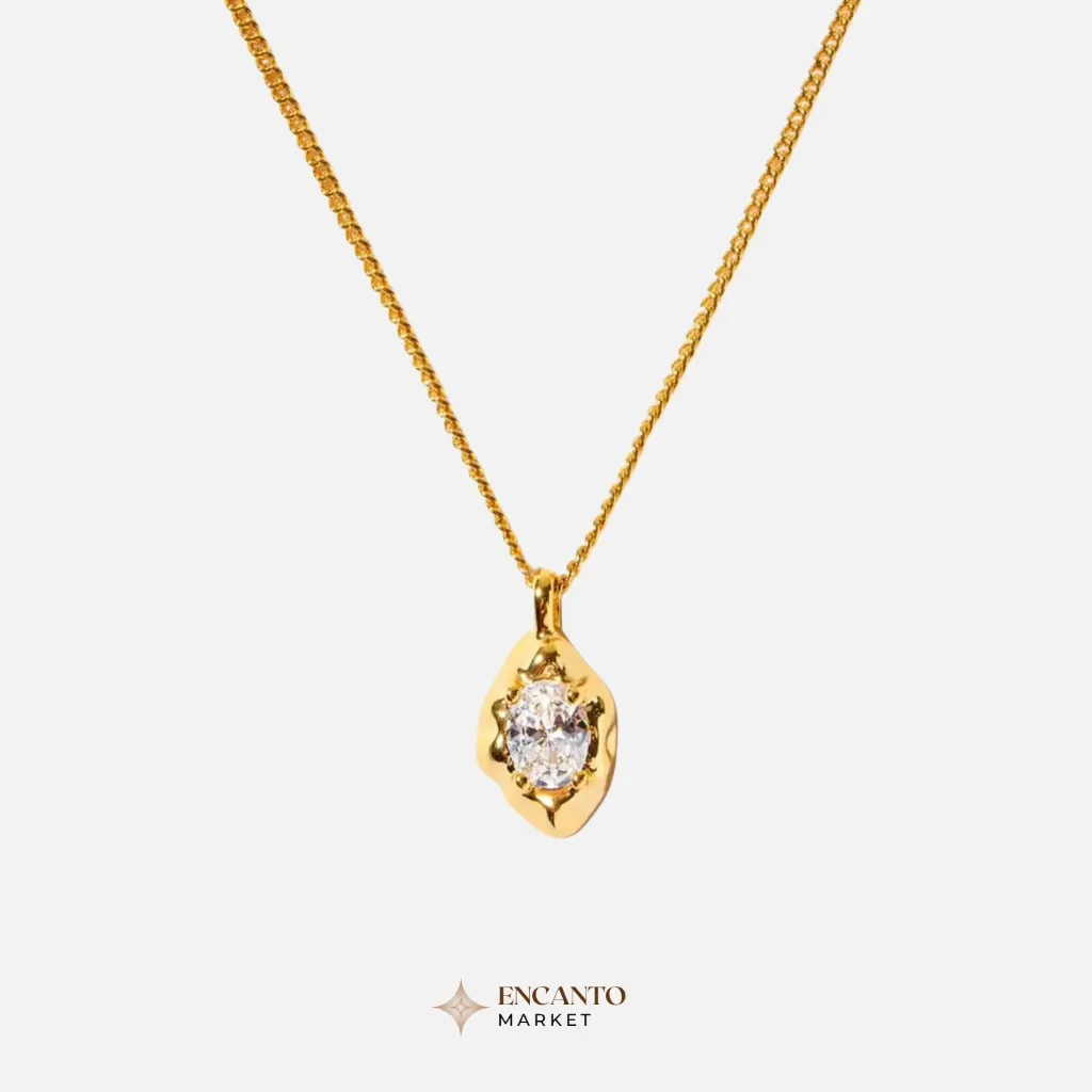 Collar con colgante geométrico y diamante